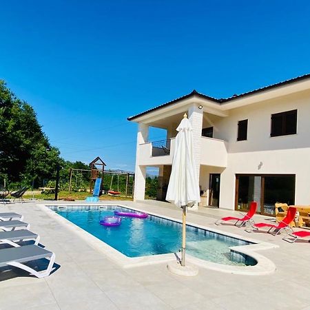 Villa Fluggi Near Labin Santalezi Extérieur photo