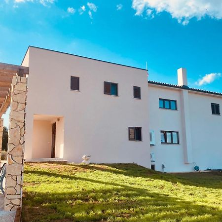 Villa Fluggi Near Labin Santalezi Extérieur photo