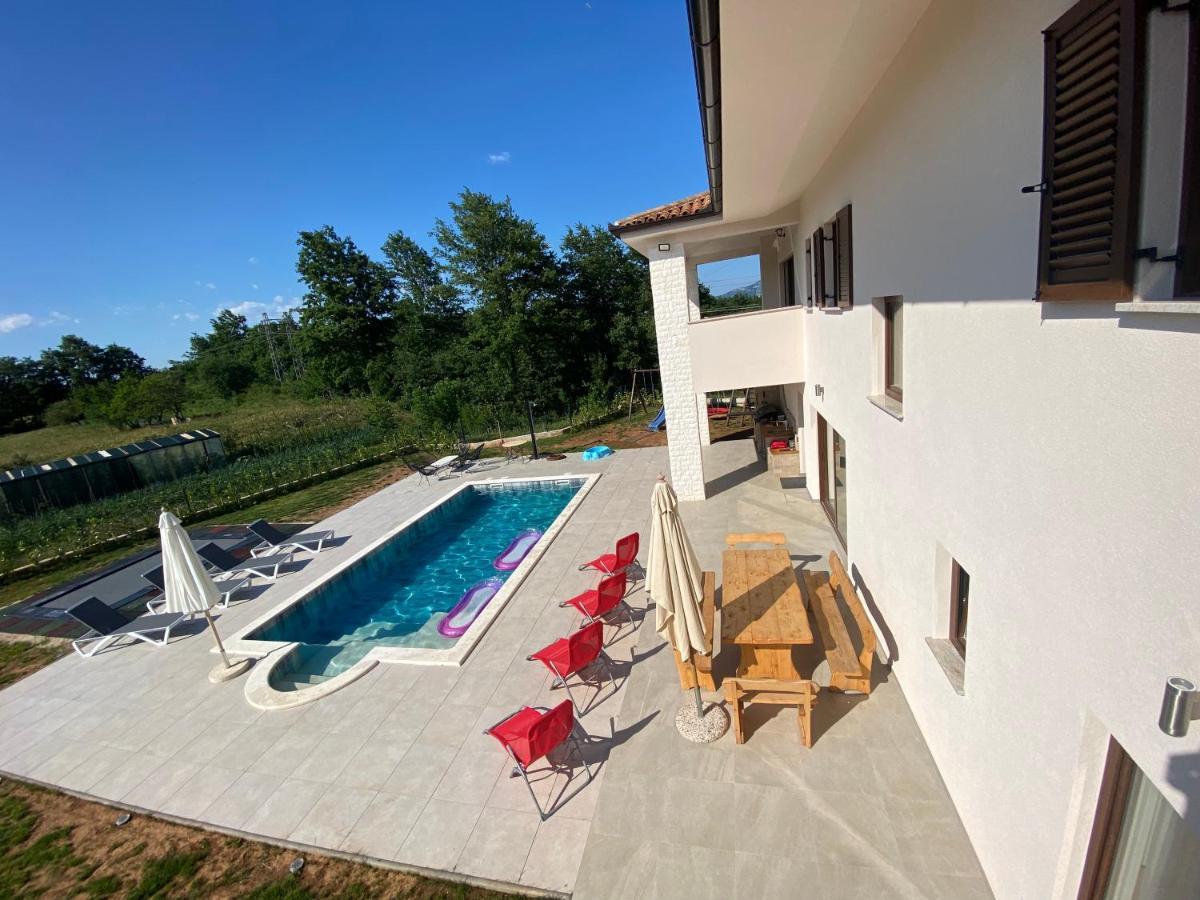 Villa Fluggi Near Labin Santalezi Extérieur photo
